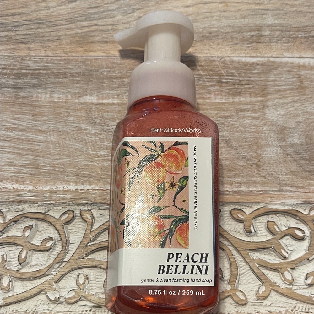 Bath & Body Works Peach Bellini Gentle Foaming Hand Soap